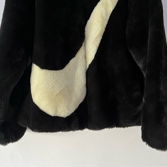 Nike Women's Sportswear Plush Faux Fur Swoosh Jacket XS - Picture 6 of 16